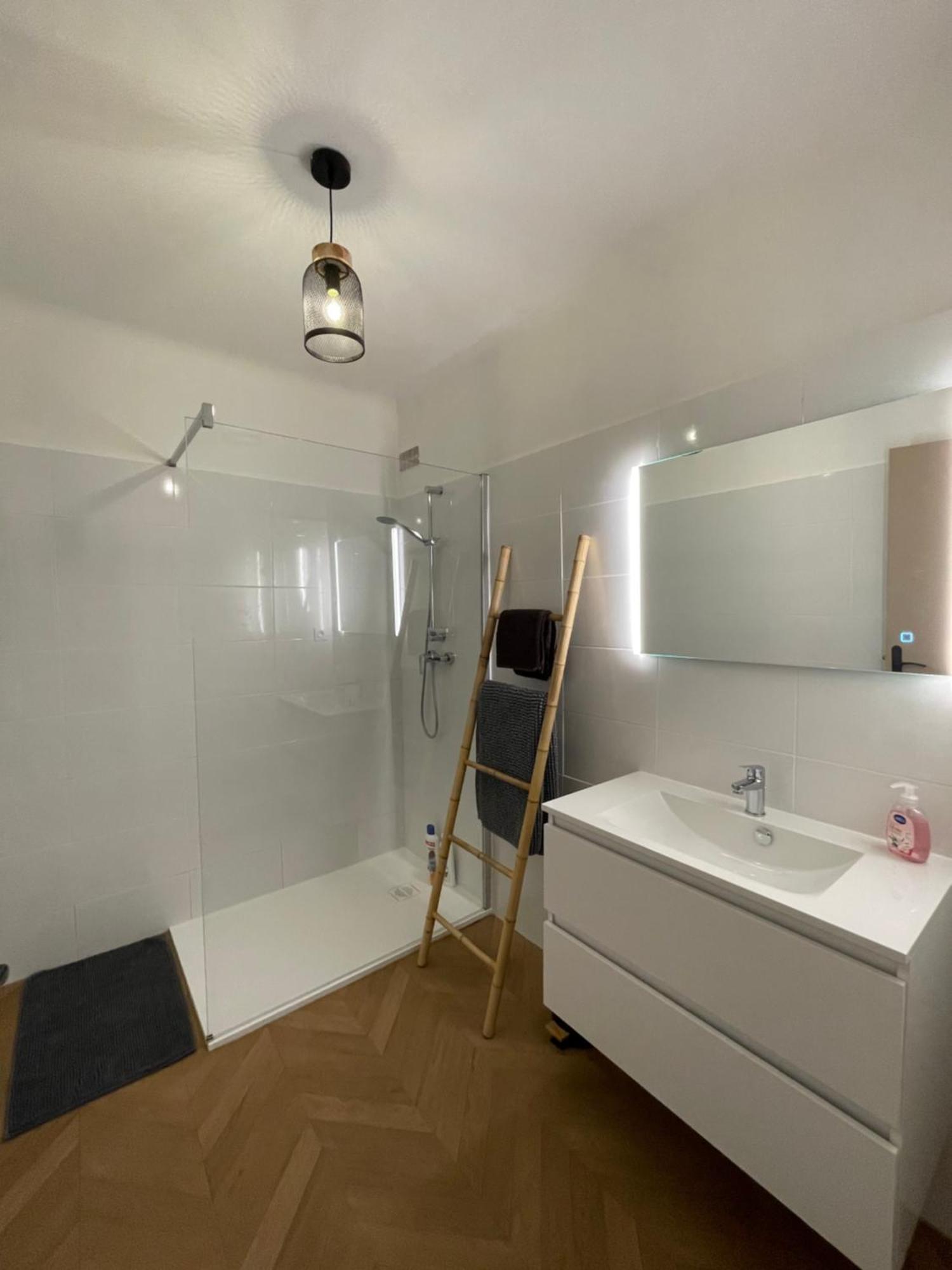 Spacieux Appartement Avec Balcon Narbonne Kültér fotó